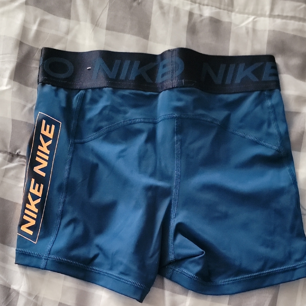 NIKE - Women's Athletic Shorts in Navy and Orange